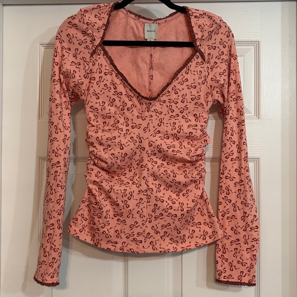 Maeve by Anthropologie Bow Print Rushed Long Sleeve V-Neck Size M